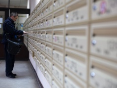 Jedna decyzja o karze, ale przesyłki do małżonków już dwie