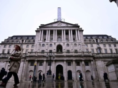 Brytyjczycy nie mają mocnej waluty. Funt szybko nie odzyska dawnej siły