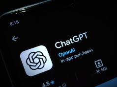 ChatGPT wprowadził już reklamy. Oto jak wyglądają w aplikacji