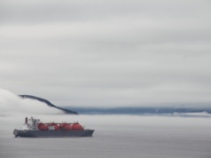 Żegluga na północy, tylko na "paliwie polarnym". Dyskusja na forum komisji IMO