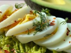 Wiesz, ile jajek powinni jeść seniorzy? Naukowcy w końcu wskazali konkretną liczbę