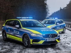 60 radiowozów bez ograniczników prędkości dla dolnośląskiej policji