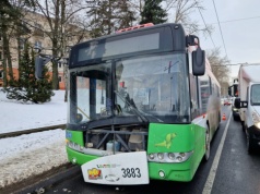 Lublin: zderzenie pojazdu komunikacji miejskiej z Nissanem