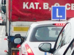 Posłowie chcą zmian w polskich egzaminach na prawo jazdy dla Ukraińców