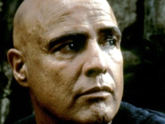 W ostatniej chwili uratował go brat. To on dograł istotne kwestie