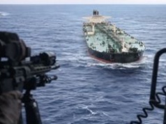 USA przejęły kontrolę nad tankowcem z "floty cieni". Nagranie z operacji