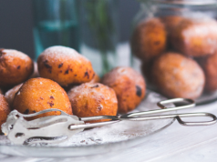 Pączek z pistacją czy ze śledziem?