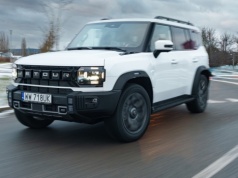 Jetour T2 wygląda jak Defender i Bronco. Kosztuje 50 proc. taniej, a jak jeździ?