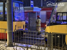 Zderzenie tramwajów na Bielanach. Jeden wagon wykolejony, wielu poszkodowanych