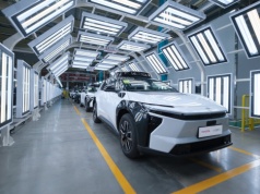 Oto nowy SUV Toyoty. Nie pokierujesz nim