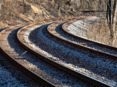 Duże opóźnienia i odwołane pociągi w naszym regionie. Na jednej z tras pękła szyna