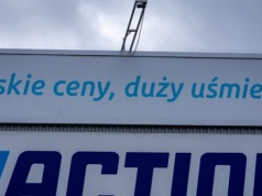 Action ODLECIAŁO! Ta ładowarka 3 w 1 kosztuje grosze