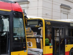 Groźny wypadek w stolicy. Zderzyły się dwa tramwaje, są poszkodowani