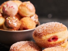 Tłusty czwartek w wersji luksusowej: pączek za 200 zł. Czy to możliwe?