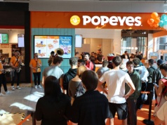 Rywal KFC szykuje niespodziankę dla fanów kurczaka. Startuje Mystery Sandwich