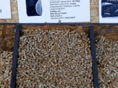 Ceny pelletu szaleją, koszty ogrzewania w górę. UOKiK: rząd wiedział o problemie