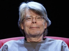 Klasyk Stephena Kinga otrzyma kolejną adaptację. Warner Bros i Mike Flanagan znów łączą siły