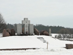 Paraliż ws. ekshumacji ofiar zbrodni w Hucie Pieniackiej