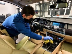 Trik z drewnianym spinaczem w samochodzie robi furorę. Tanio pozbędziesz się zimowego problemu