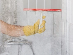 Weź to z kuchni i przetrzyj kabinę. Kamień przestaje wracać