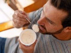 Ta pora śniadania może skracać życie. 20 lat badań potwierdziło najgorsze obawy