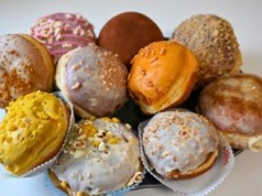 Cytryna, popcorn i tiramisu? Sprawdziliśmy najdziwniejsze pączki z marketów