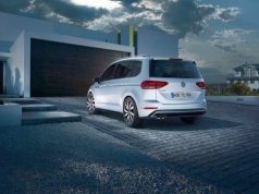 Volkswagen Touran na drodze do końca rynkowej kariery. Przetrwał 23 lata