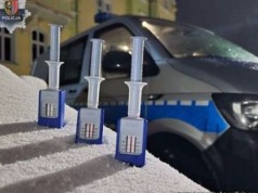 Policjant zatrzymał kierowcę. Obydwaj byli po narkotykach