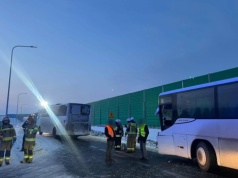 Zderzenie dwóch autokarów, 10 osób w szpitalu