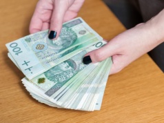 Odbierały telefony przed wejściem do biura. Dostaną 300 tys. zł. Sąd rozwiał wątpliwości pracodawców