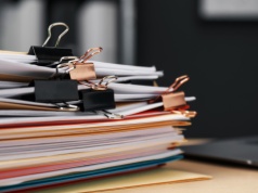 KSeF - nowy system miał ułatwić życie. Na razie robi księgowy armagedon