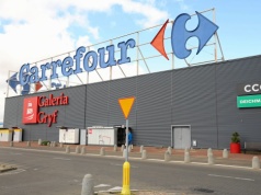 Zwolnienia grupowe w Carrefourze. Bez dodatkowych odpraw. Związkowcy z listem do francuskiej centrali