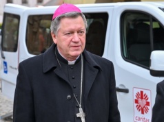 Abp Józef Kupny: choroba pokazuje nam, że potrzebujemy Boga i drugiego człowieka