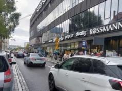 Złodzieje zatrzymani na gorącym uczynku przez ochronę w Supersamie. Okazało się, że byli poszukiwani