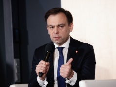 Domański przeprasza za problemy z KSeF. Mówi o ataku hakerskim z 17 krajów