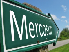 Klauzule do umowy UE-Mercosur. Wojciechowski wskazuje zasadniczą wadę