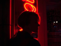 Skarpy i neony. Za co jeszcze kochamy Warszawę?