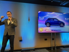 Grupa Renault: Chcemy +50 proc. na elektrykach r/r. Odświeżony Megane E-Tech, Twingo E-Tech (październik), Twingo-Dacia