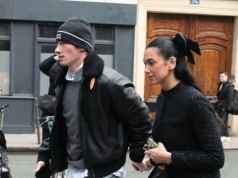 Dua Lipa i jej narzeczony w ogniu fleszy. Ostra reakcja gwiazd