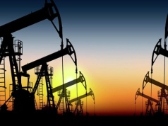 Ceny ropy szaleją: Iran wyklucza negocjacje programu rakietowego. USA zaatakuje?