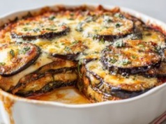 Układam warstwy i wkładam do piekarnika. Wychodzi pyszny i prosty obiad