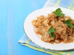 Kapusta zasmażana mojej babci nie ma sobie równych. Stosuje metodę dwóch palców