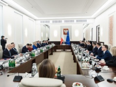 Przed RBN – „to nie pole politycznej gry”. Tusk: Polska nie wejdzie do Rady Pokoju