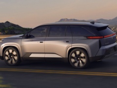 Nowa Toyota Highlander najpierw bez wersji spalinowej. Ameryka, dwie baterie, do 515 km zasięgu EPA