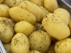 Czeskie gospodynie dodają do gotowania ziemniaków. To podbija smak lepiej niż inne przyprawy