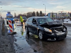 W jednym miejscu zderzyły się dwa auta, w drugim trzy. Wszystko na al. Witosa w Lublinie