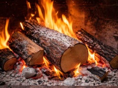 To drewno wyczyści komin z sadzy. Użyj, a będziesz zachwycony efektem