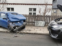 Groźny wypadek w Opolu. Seniorka z "malucha" zasłabła i doszło do wypadku