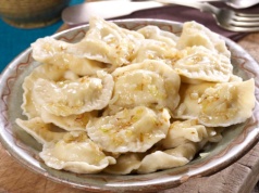 Pierogi ruskie w nowej odsłonie. Te 2 przyprawy nadają im charakteru