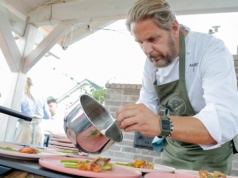 Stworzył pierwszą w Polsce restaurację z gwiazdką Michelin i mówi, że Bóg zmienił jego życie